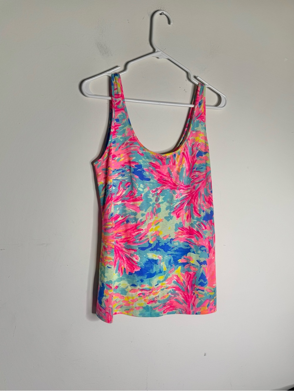 Lilly Pulitzer Kinsey Tank Multi Palm Beach Coral - Picture 2 of 6